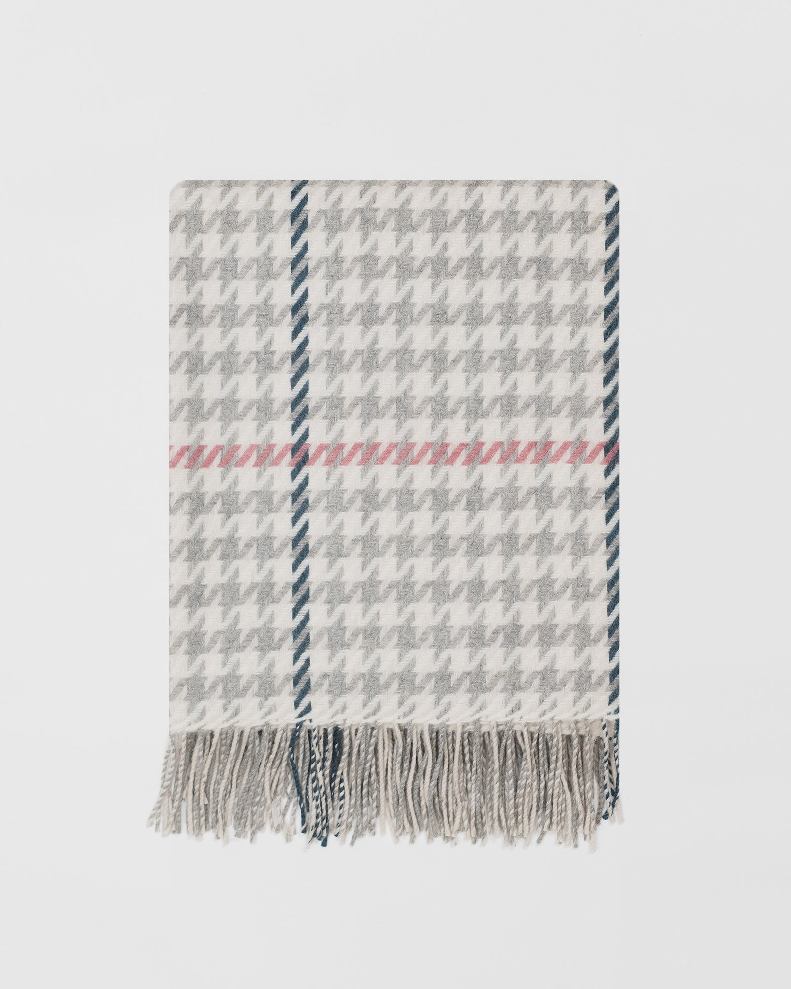 Remony carroglen silver blanket - Woven blanket with a houndstooth pattern on a light gray background