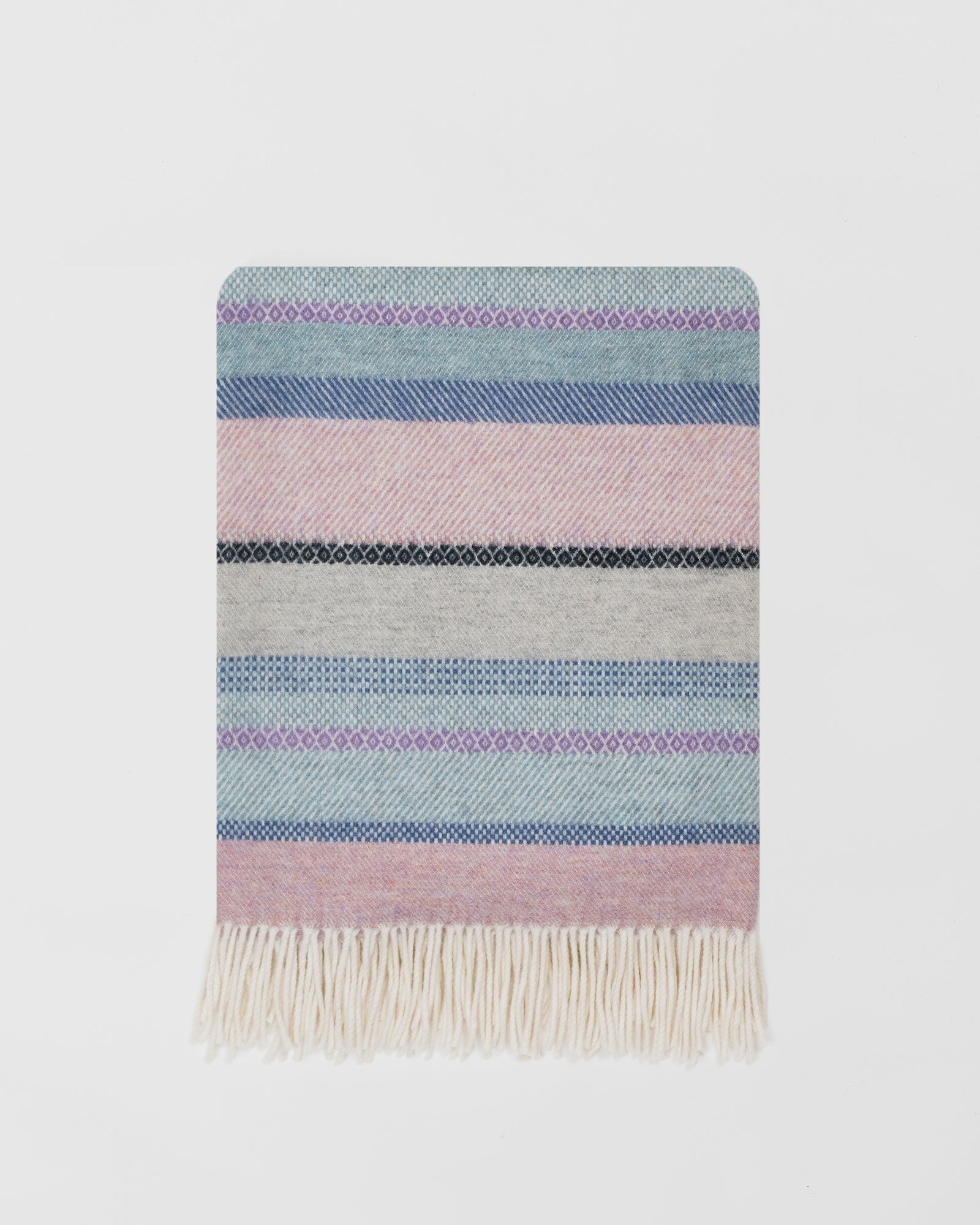 Remony croftmore heather - Striped woven blanket with fringes on a white background
