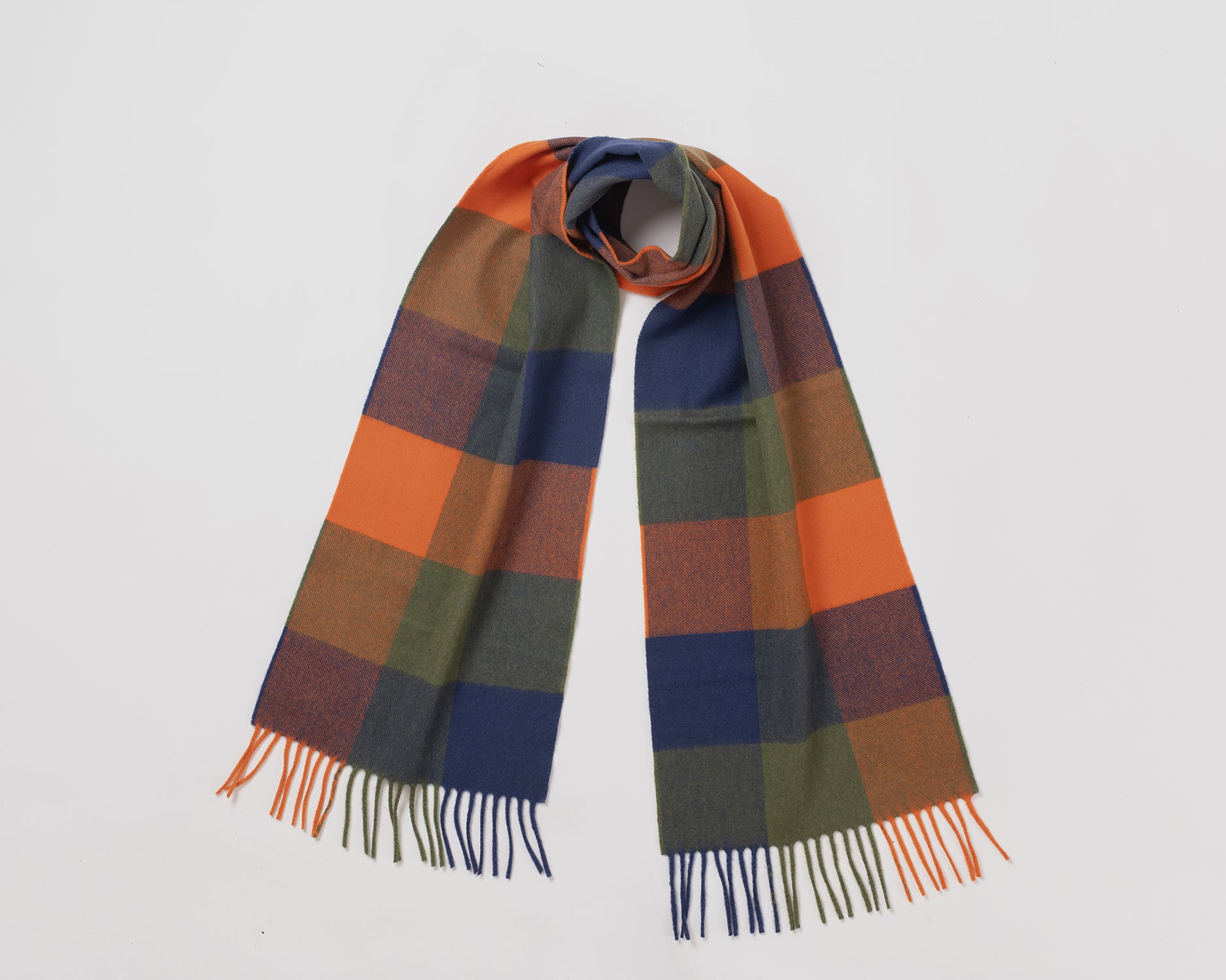 MacN bazaar starfire scarf - Plaid scarf with multicolor pattern on a light gray background